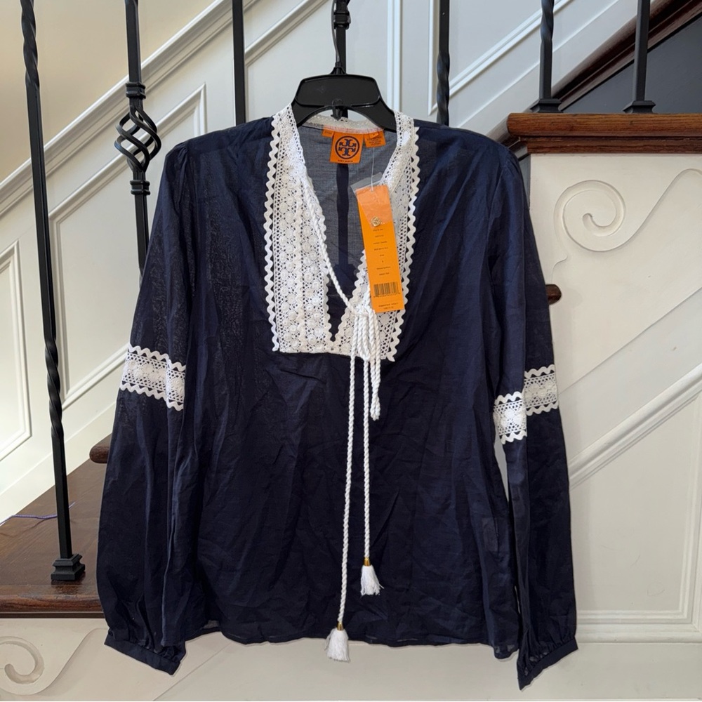 Tory Burch Navy blue and whitete sz 8